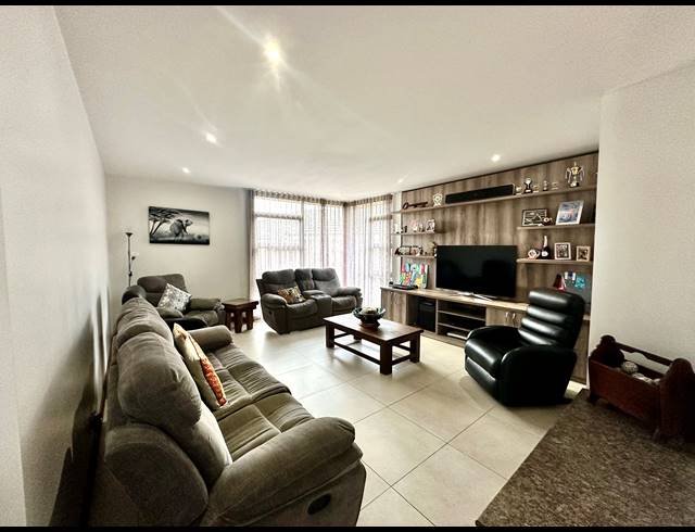 4 BEDROOM HOUSE FOR SALE IN EYE OF AFRICA ESTATE
